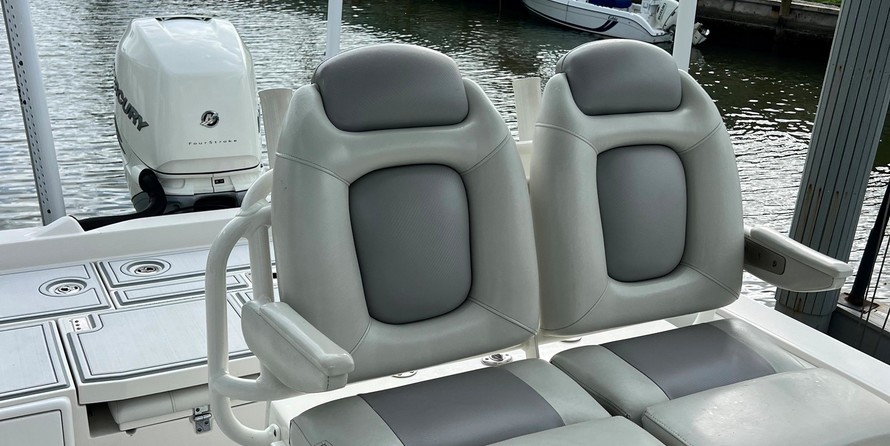 Ranger boats 2400 bay