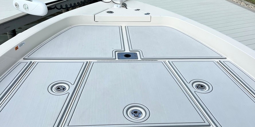 Ranger boats 2400 bay