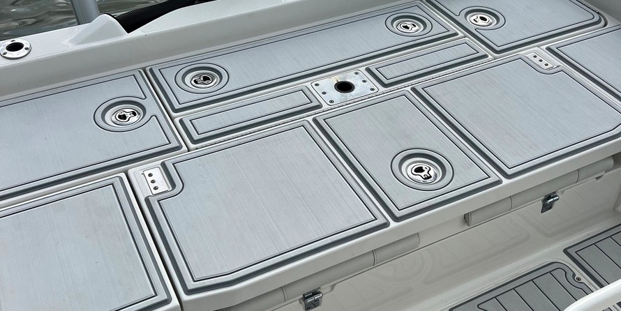 Ranger boats 2400 bay