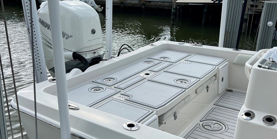 Ranger boats 2400 bay