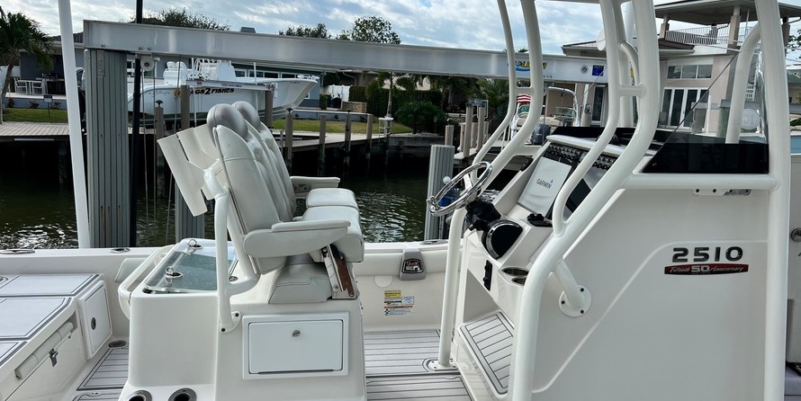 Ranger boats 2400 bay