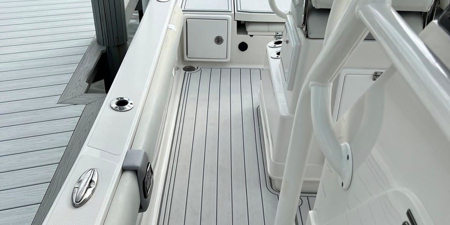 Ranger boats 2400 bay