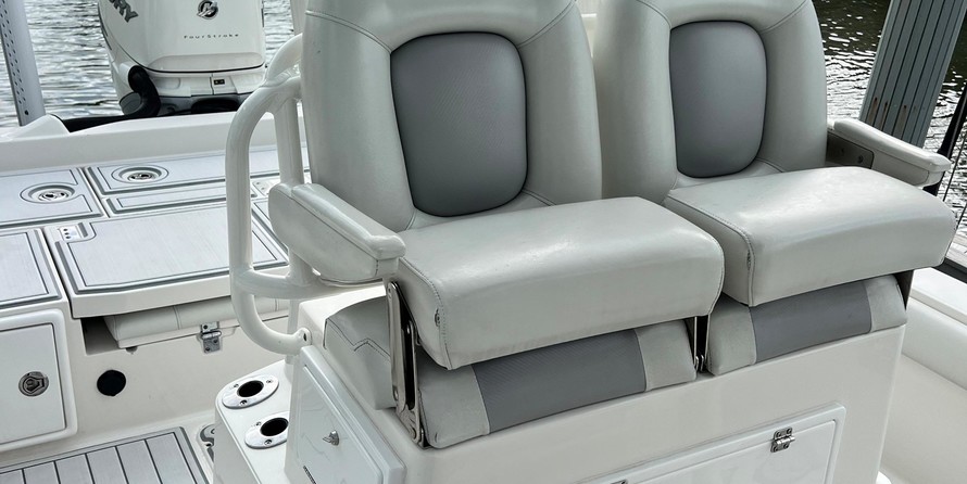 Ranger boats 2400 bay