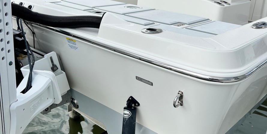 Ranger boats 2400 bay