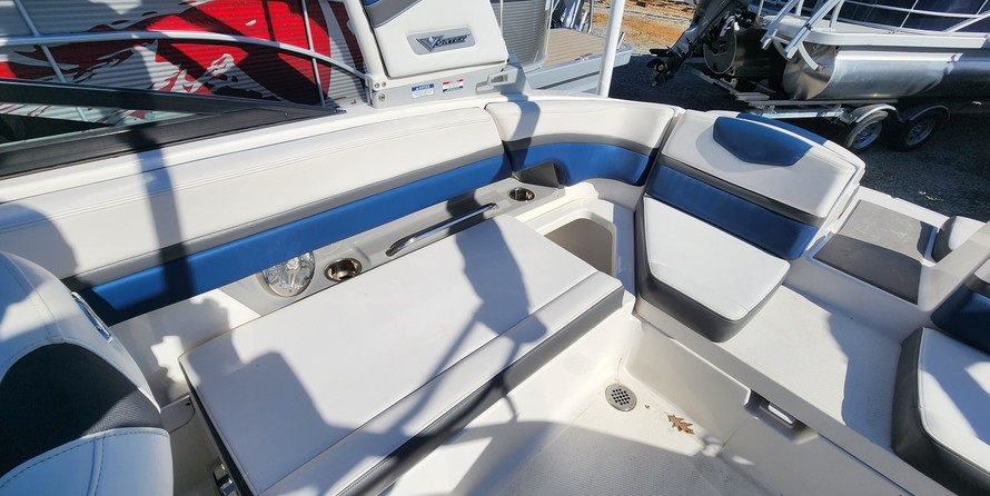 Chaparral 243 Vortex VRX