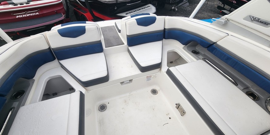 Chaparral 243 Vortex VRX