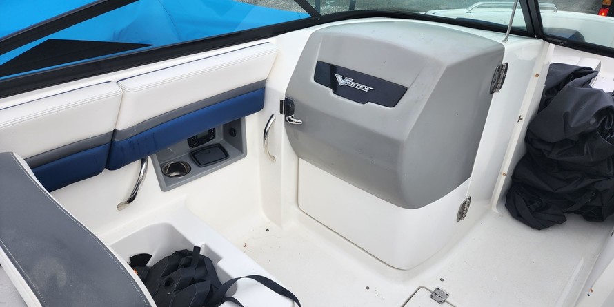 Chaparral 243 Vortex VRX