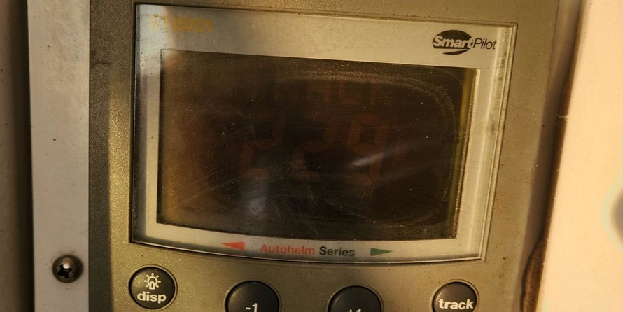 Glacier bay isle runner blue hull 2670