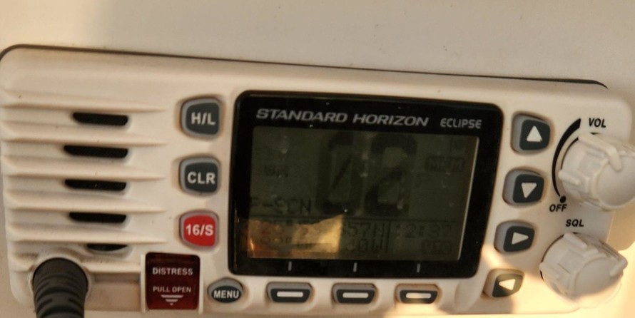 Glacier bay isle runner blue hull 2670