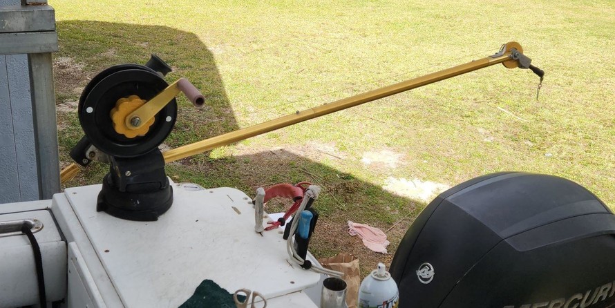 Glacier bay isle runner blue hull 2670