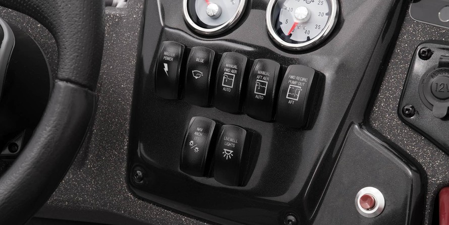 Tracker Targa V-18 WT