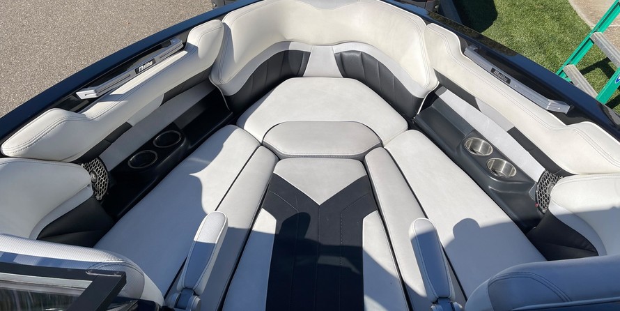 Malibu Wakesetter 25 LSV