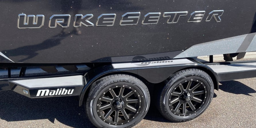 Malibu Wakesetter 25 LSV
