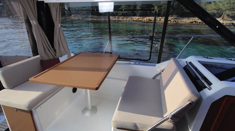 Jeanneau Merry Fisher 895