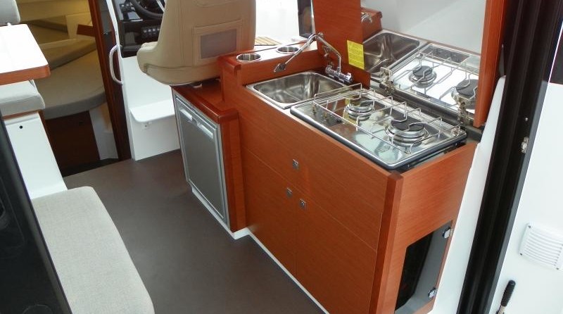 Jeanneau Merry Fisher 895