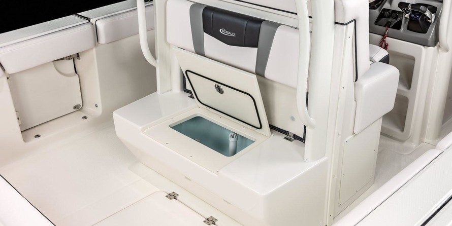 Robalo centre console r272