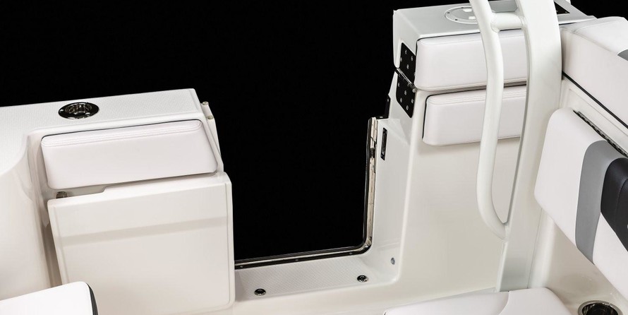Robalo centre console r272