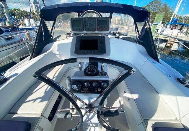 Catalina 375