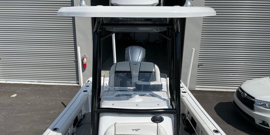 Parker 2300 Big Bay