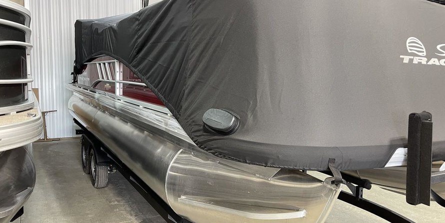 Sun Tracker Party Barge 22 DLX