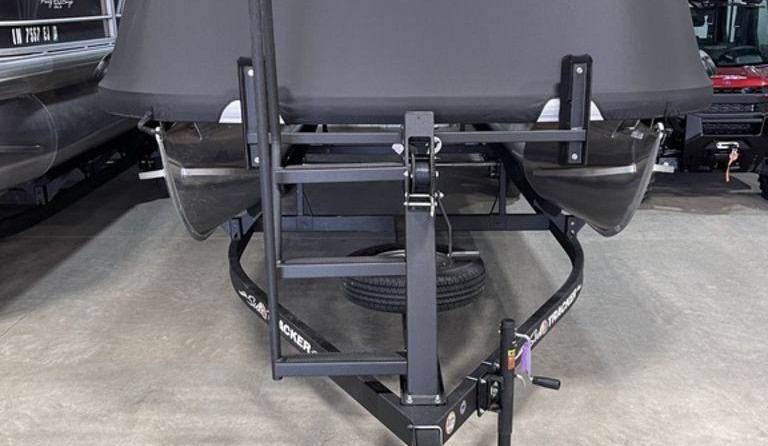 Sun Tracker Party Barge 22 DLX