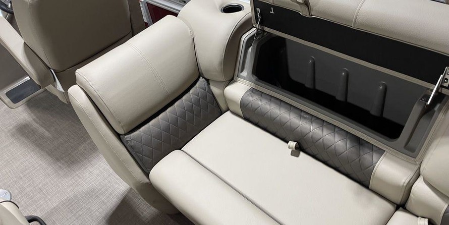 Sun Tracker Party Barge 22 DLX