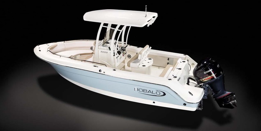 Robalo R222 Center Console