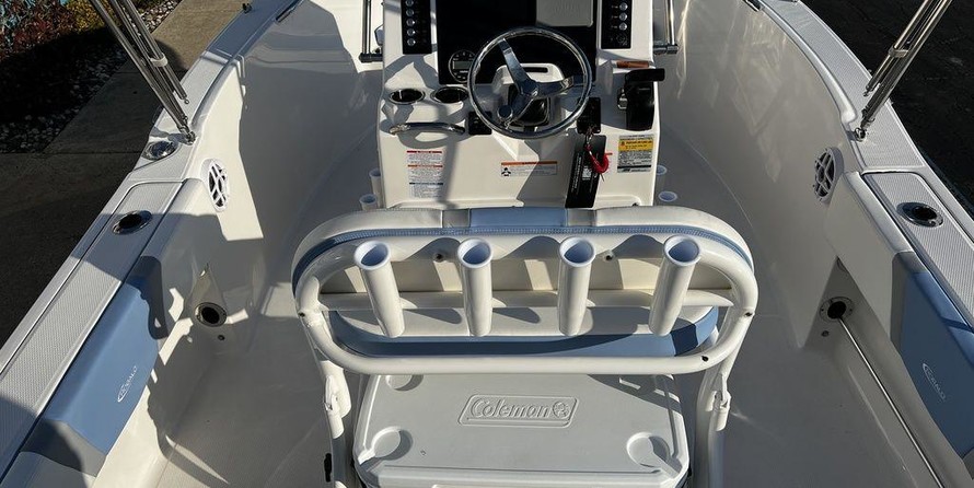 Robalo r180