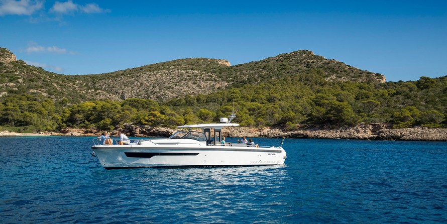 Seafarer 535 pilot boat - inboard diesel