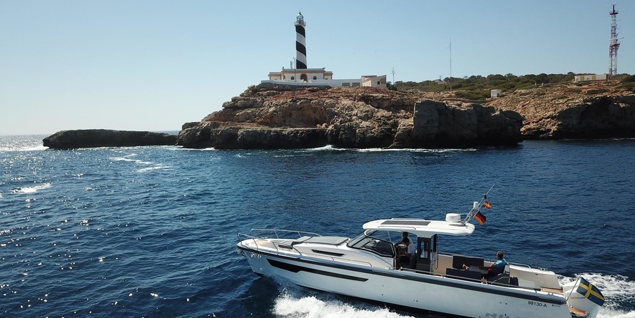 Seafarer 535 pilot boat - inboard diesel