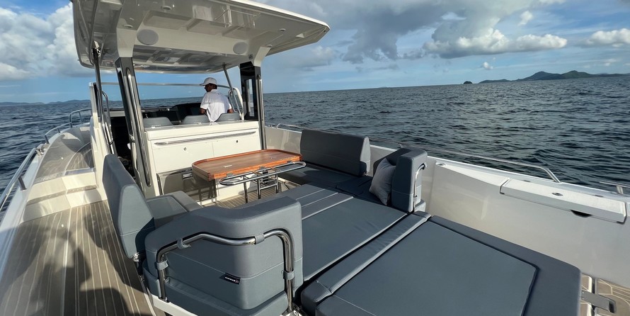 Seafarer 535 pilot boat - inboard diesel