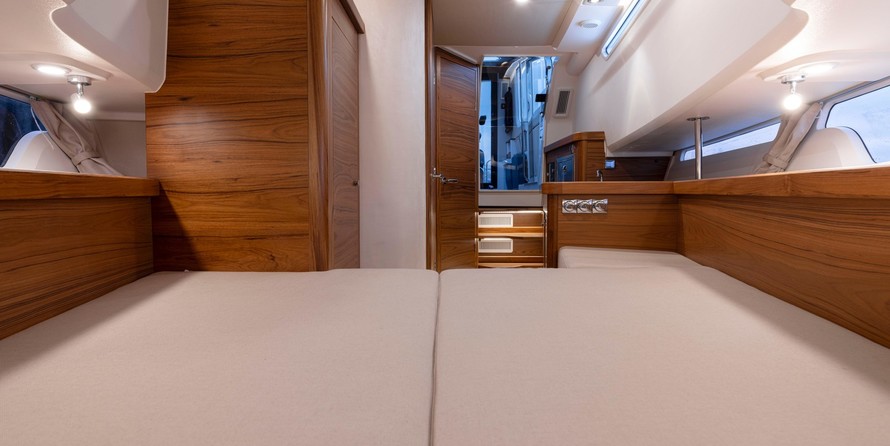 Seafarer 535 pilot boat - inboard diesel