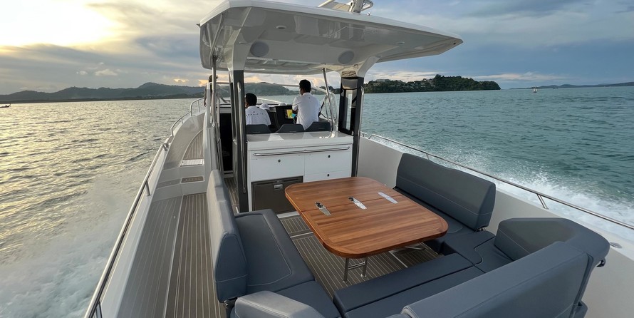 Seafarer 535 pilot boat - inboard diesel