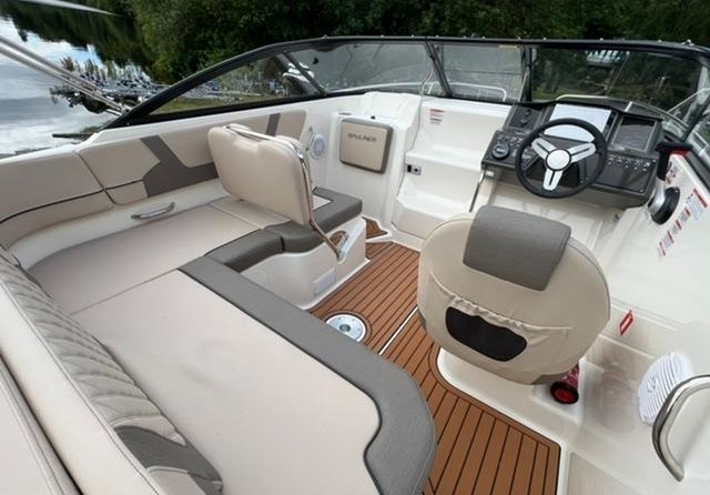 Bayliner VR5 Cuddy