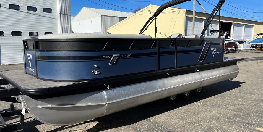 60 x 16 tri-toon passenger vessel