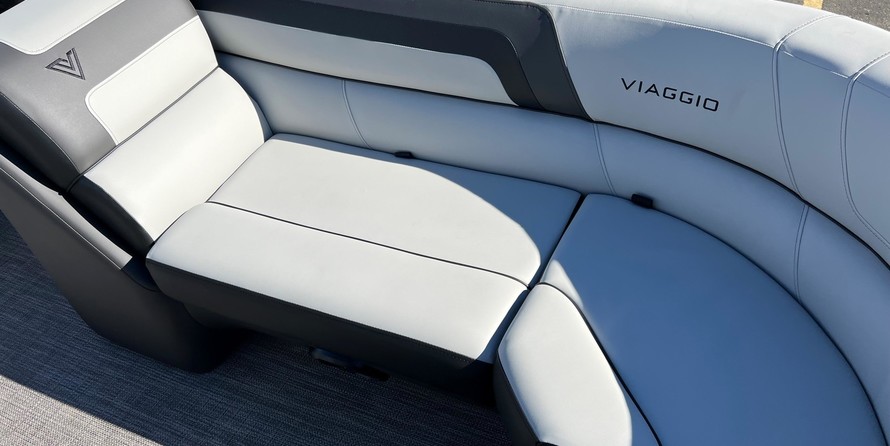 60 x 16 tri-toon passenger vessel