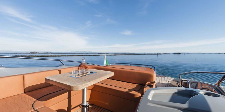 Cranchi Endurance 30