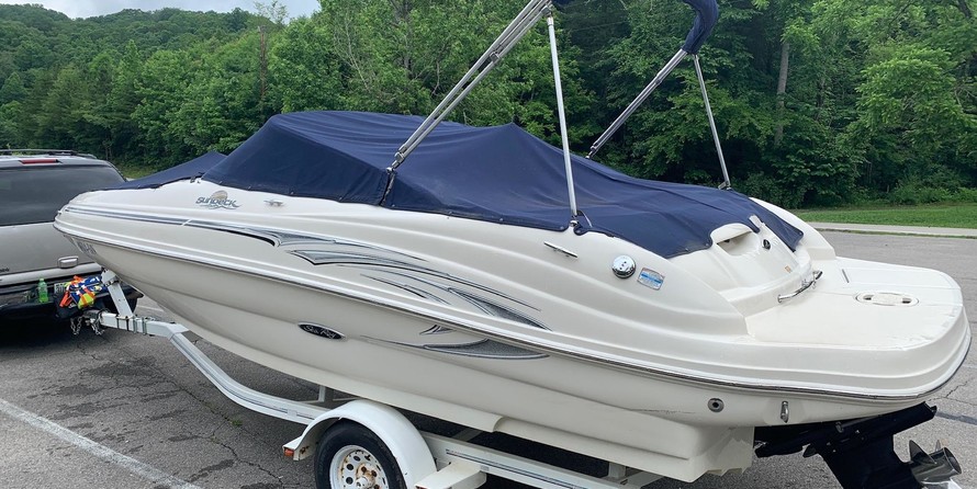 Sea Ray 220 Sundeck