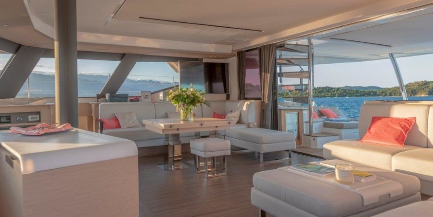 Fountaine Pajot Alegria 67
