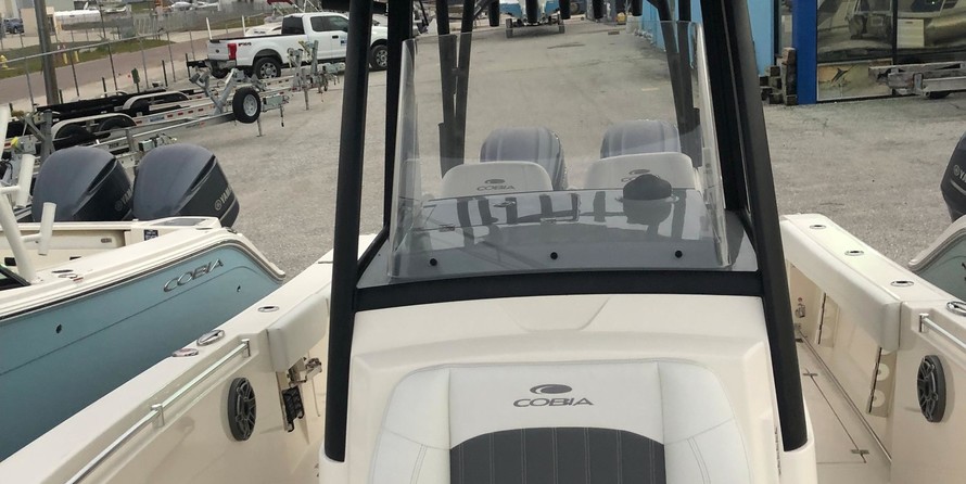 Cobia 217 center console