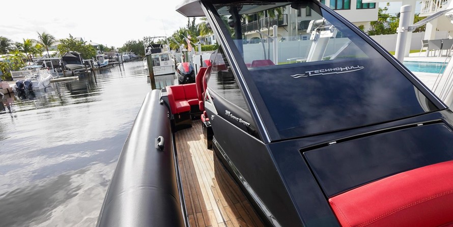 Technohull 38 Grand Sport