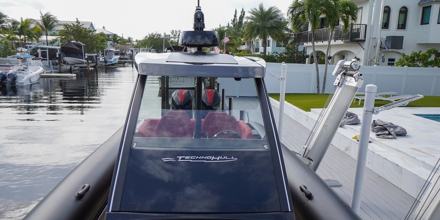 Technohull 38 Grand Sport