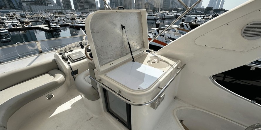 Majesty Yachts 50