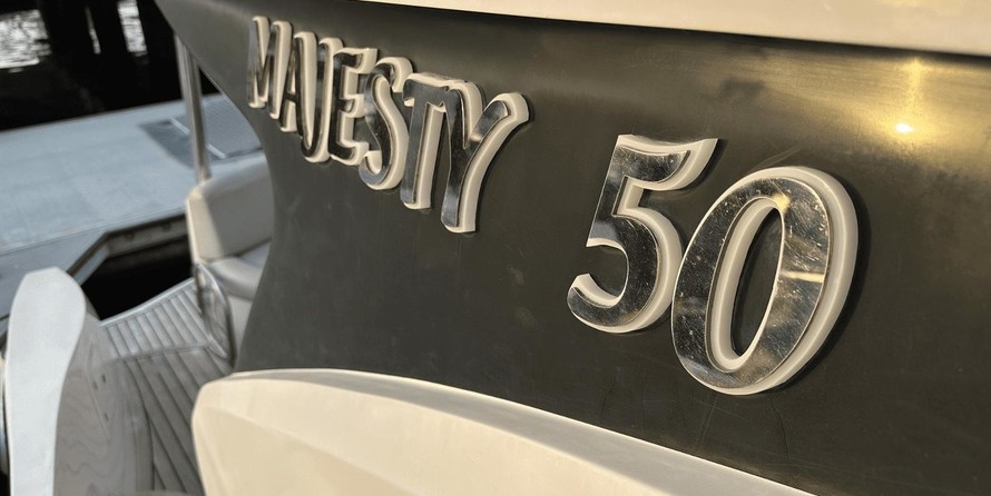 Majesty Yachts 50