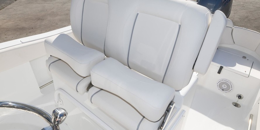 Sea Ray hunt ultra 211