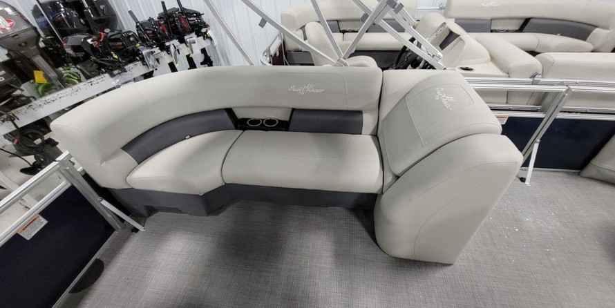 Sunchaser Boats Oasis 18 Fish