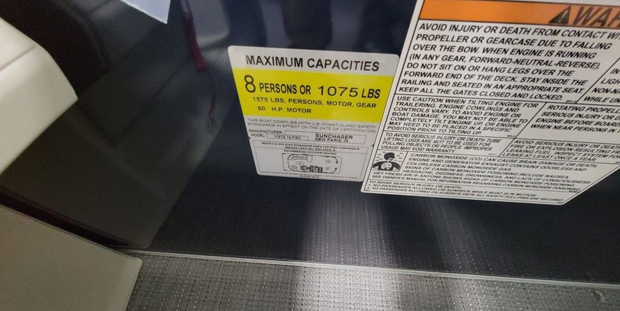 Sunchaser Boats Oasis 18 Fish