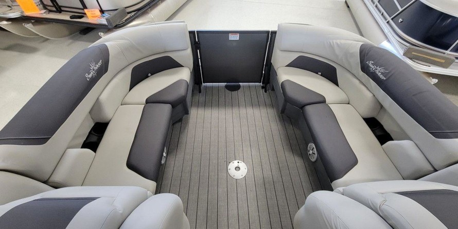 Sunchaser Boats Geneva Cruise 22 LR DH