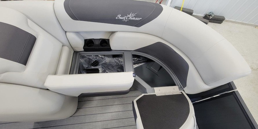 Sunchaser Boats Geneva Cruise 22 LR DH