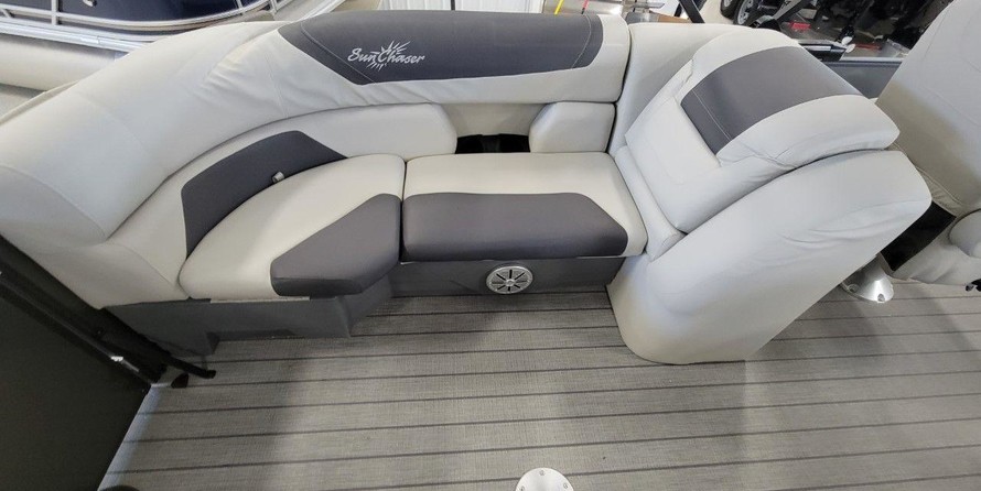 Sunchaser Boats Geneva Cruise 22 LR DH